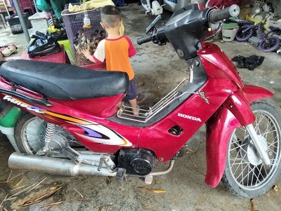 Xe máy Honda Wave ZX màu đỏ, động cơ nguyên bản. Mua bán Xe máy tại Thành phố Huế Thừa Thiên Huế được đăng bởi Hothuykhiem Ho