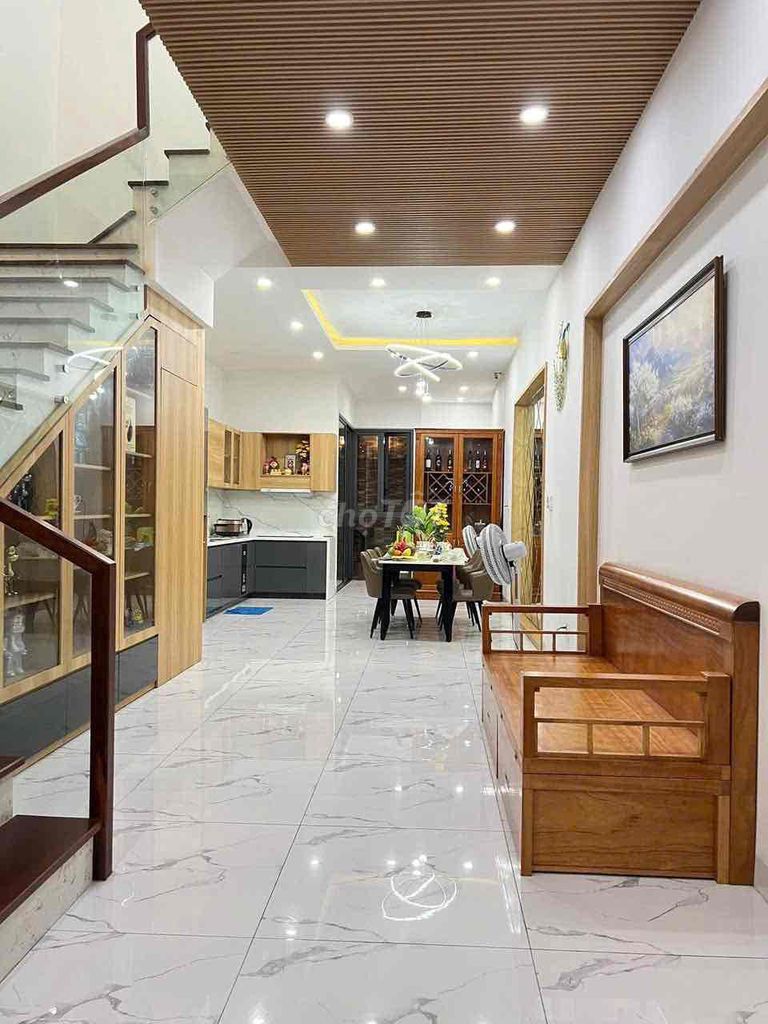 Аренда · 3 комн. · 115 м² · Quận Cẩm Lệ, ул. Đường Cách Mạng Tháng Tám
