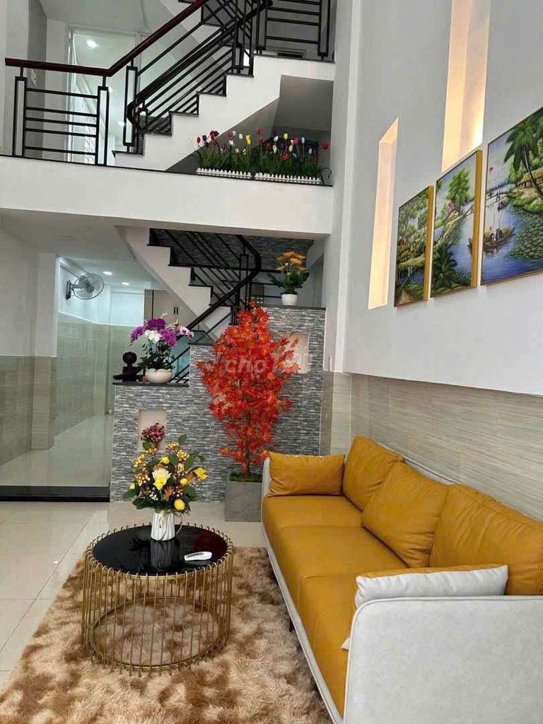 CHO THUÊ NHÀ FULL NỘI THẤT CÒN MỚI 90% CHO HỘ GIA ĐÌNH 