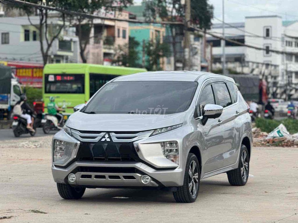 Mitsubishi Xpander Premium 2020 серебристый 70 тыс. км