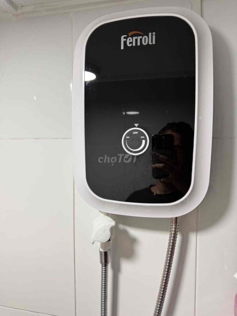 Máy nước nóng Ferroli Luxe SP Trắng, Đen. Mua bán Thiết bị vệ sinh, nhà tắm tại Quận Bình Thạnh Tp Hồ Chí Minh được đăng bởi Quyen Pham hình 1