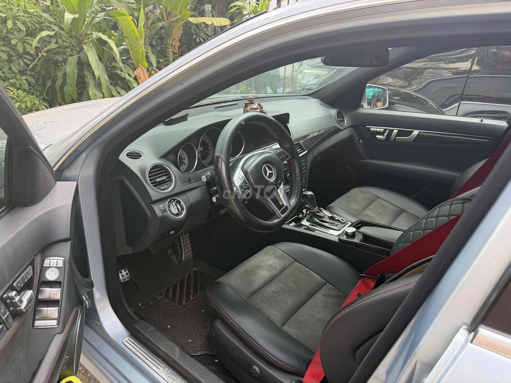 Mercedes-Benz C300 AMG 2013 Bạc 154284 km. Mua bán Ô tô tại Quận 7 Tp Hồ Chí Minh được đăng bởi Tuan hình 4