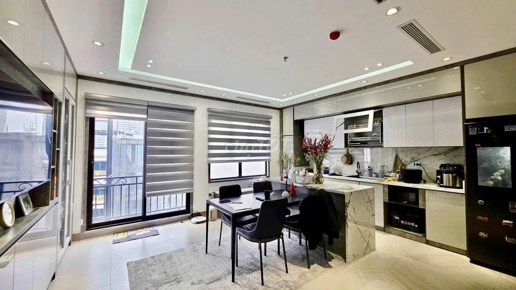 Продается дом площадью 82 м² в Диньконге, Тхань Суан, с лифтом, гаражом