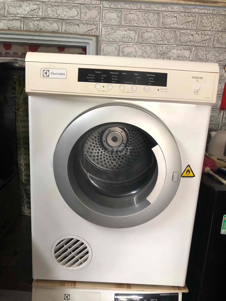 thanh lý máy sấy electrolux 7kg chạy tốt,có ship