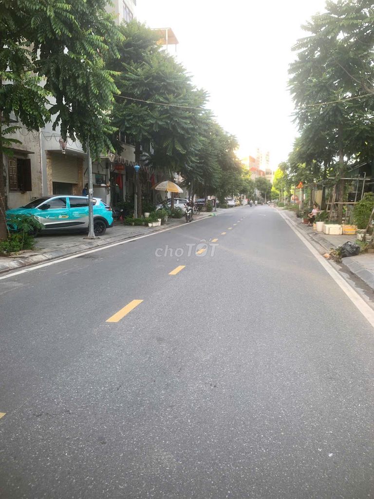 Nguyên căn Hoàng Hoa Thám Tây Hồ Vỉa hè ô tô KD 30mx5T 13 Triệu