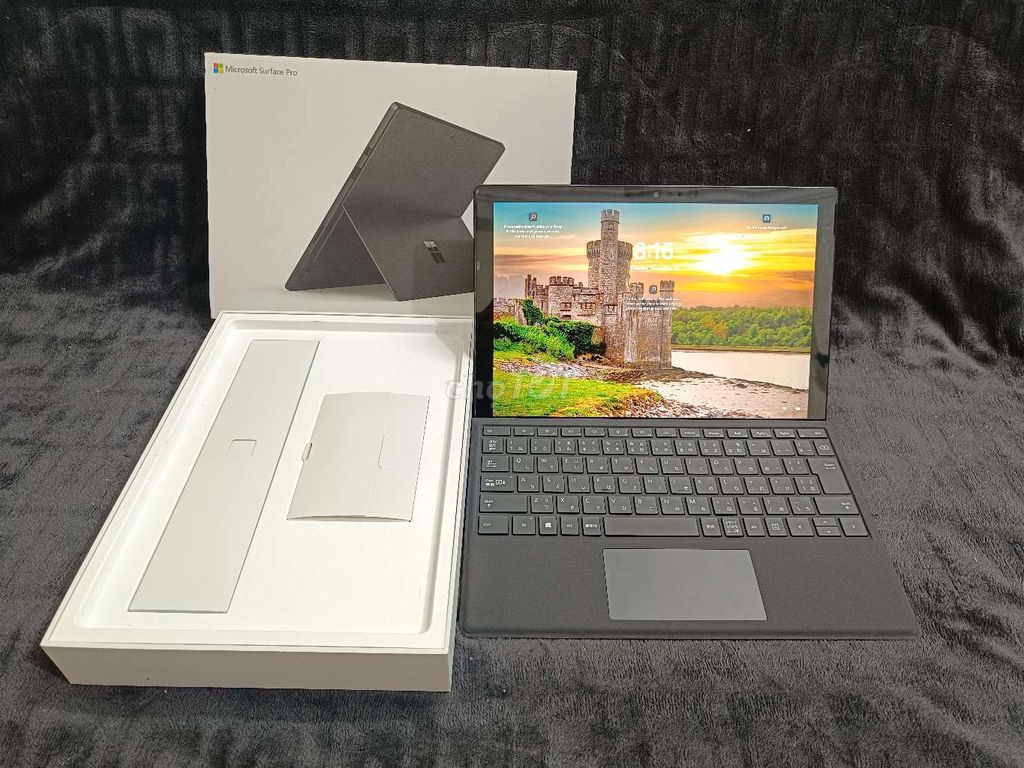 SURFACE PRO6, Core i5-8350U/8GB/ 256GB SSD 12.3"