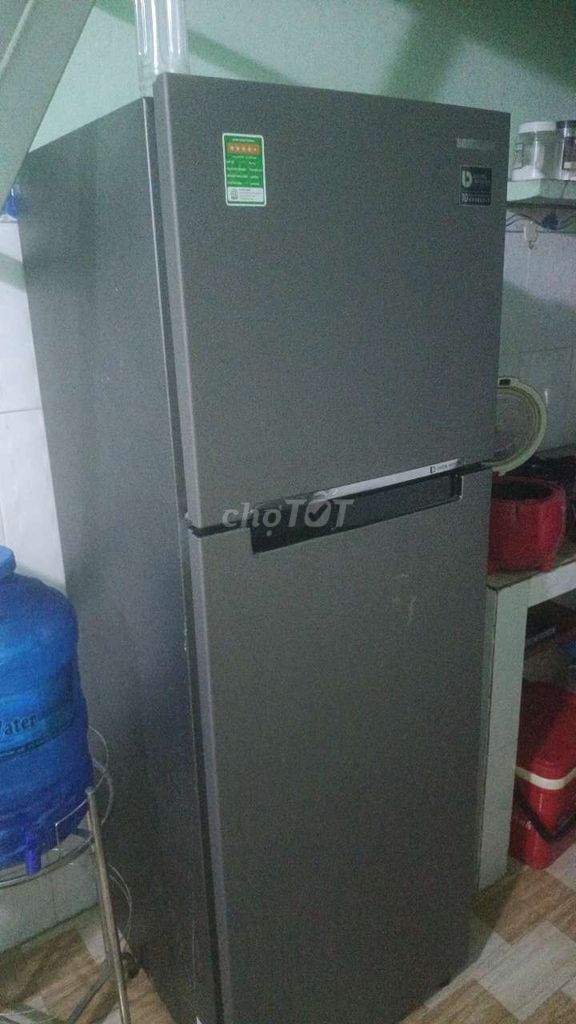 Tủ lạnh Samsung Xám Tiết kiệm điện. Mua bán Tủ lạnh tại Thị xã Bến Cát Bình Dương được đăng bởi LÊ HẢI hình 1