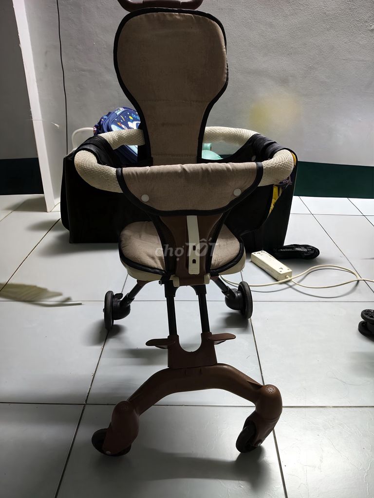 Xe đẩy em bé gấp gọn màu Nâu. Mua bán Mẹ và bé tại Huyện Bình Chánh Tp Hồ Chí Minh được đăng bởi Huong hình 1