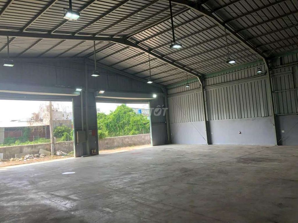 Cho thuê xưởng thạnh xuân 52
-Dt: 170m2, điện , nước đầy đủ
Giá 10tr