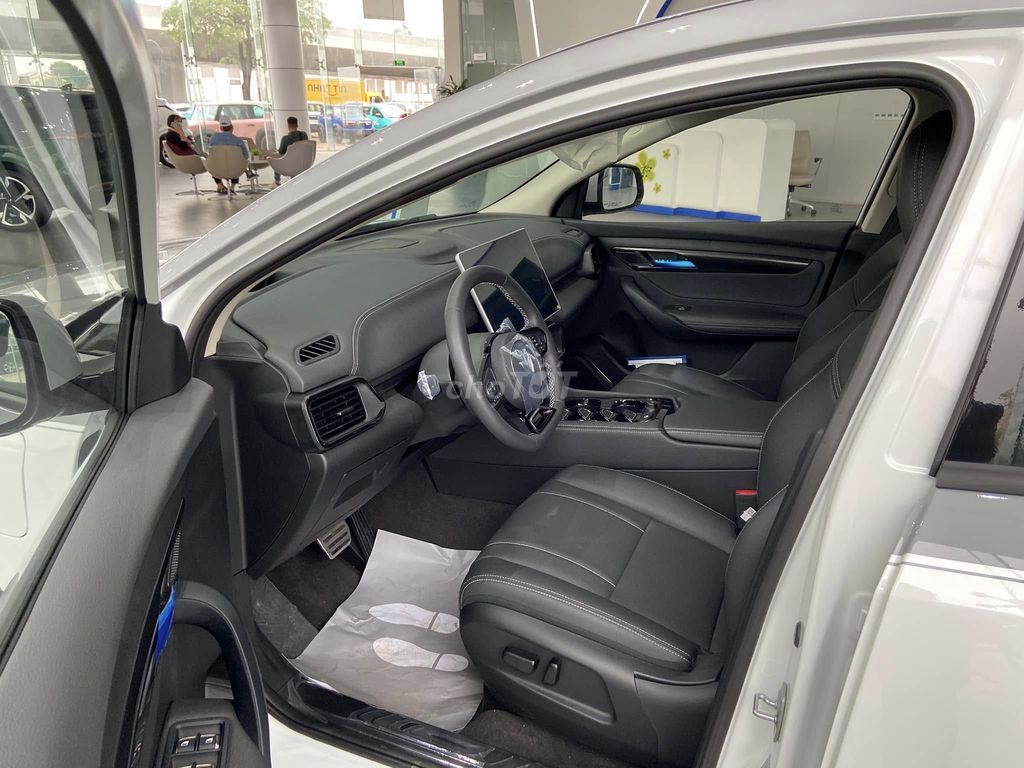 VinFast VF8 Eco vay lãi suất 4.8%/3năm. Mua bán Ô tô tại Quận 12 Tp Hồ Chí Minh được đăng bởi Vinfast Phan Trọng Tuệ Q12 hình 3