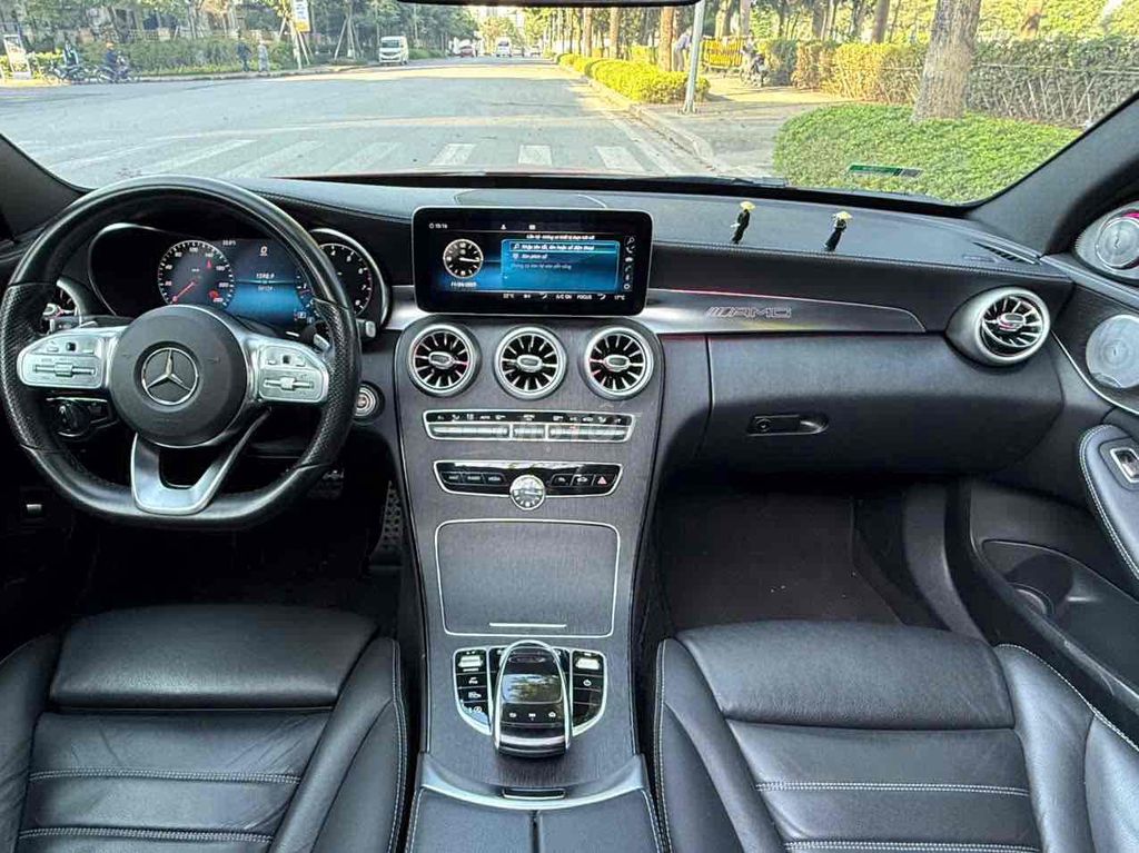 Mercedes Benz C Class 2020 C300 AMG - 56000 km-Vip. Mua bán Ô tô tại Quận Cầu Giấy Hà Nội được đăng bởi TRUNG HIẾU AUTO hình 12