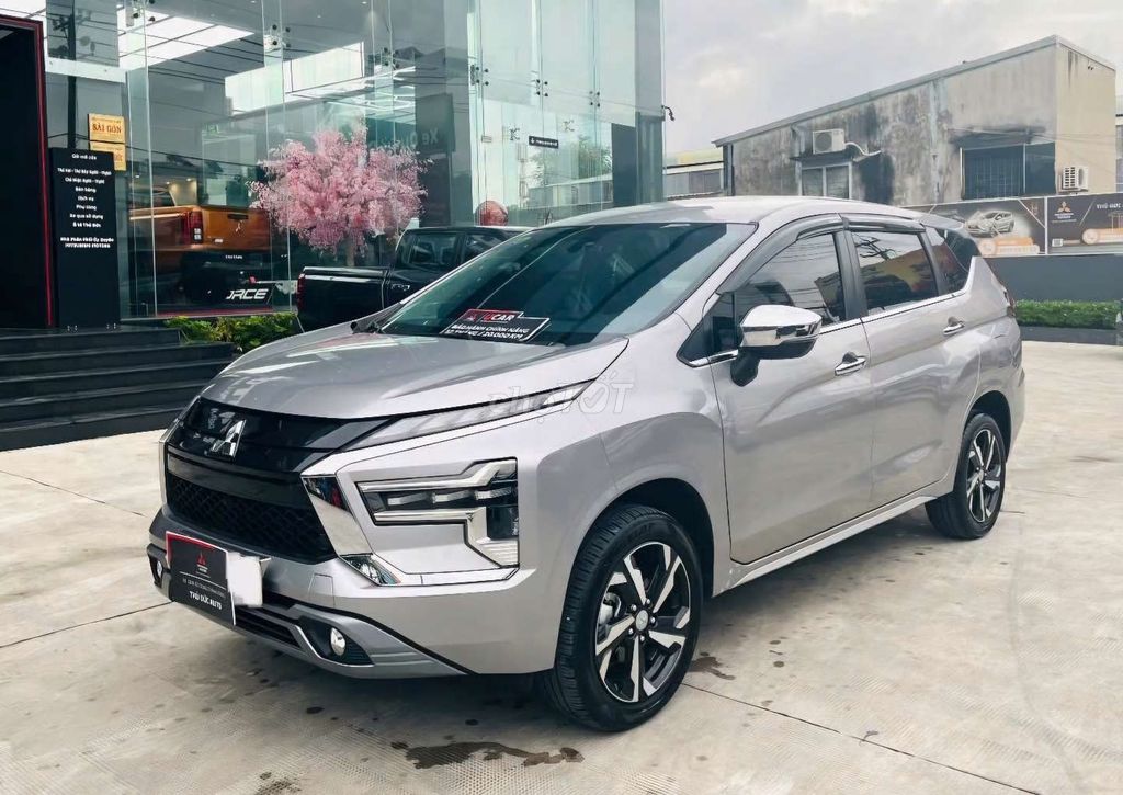 Mitsubishi Xpander Premium 2024 Bạc - Odo 12922 km