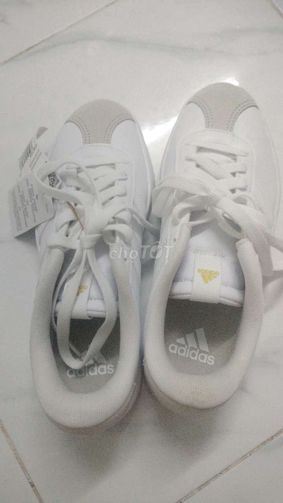 Giày thể thao Adidas Trắng Mỹ. Mua bán Giày dép tại Quận 8 Tp Hồ Chí Minh được đăng bởi Thanh Vy hình 1