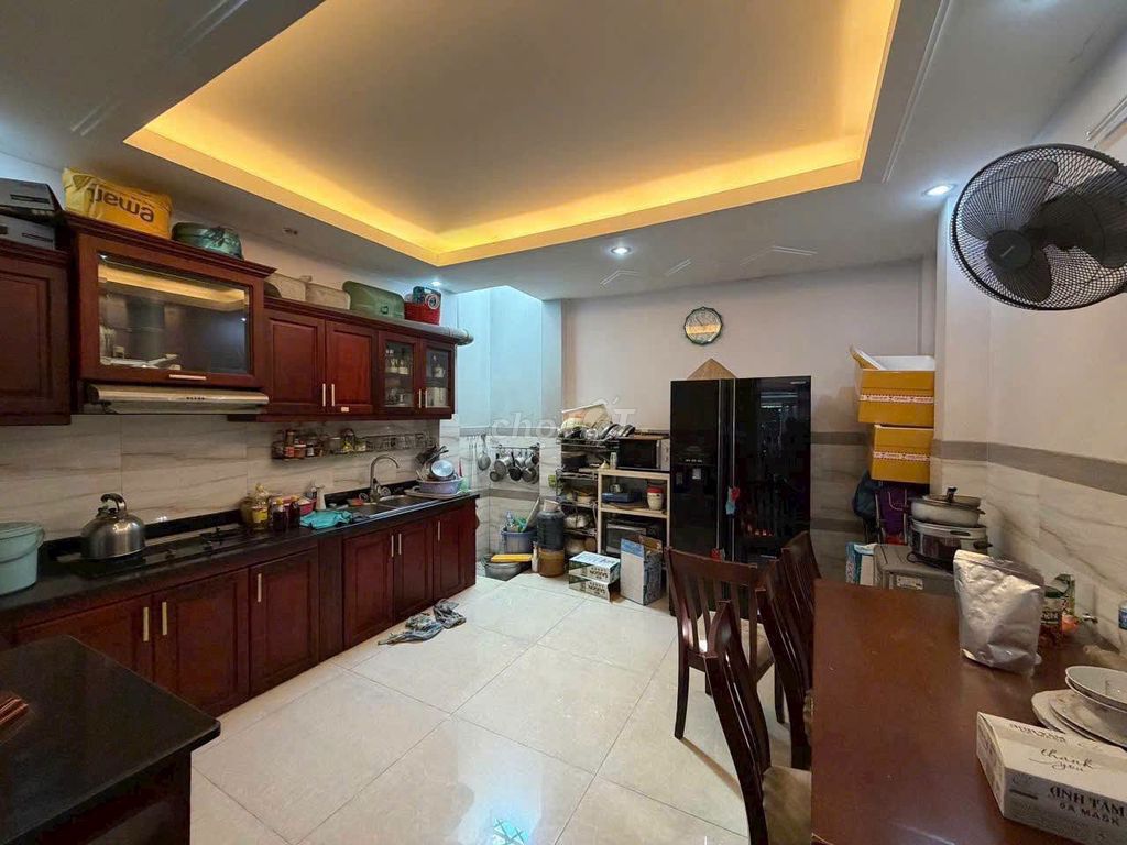 Красивый дом Ле Куанг Динь, Бинь Тхань, 7 спален