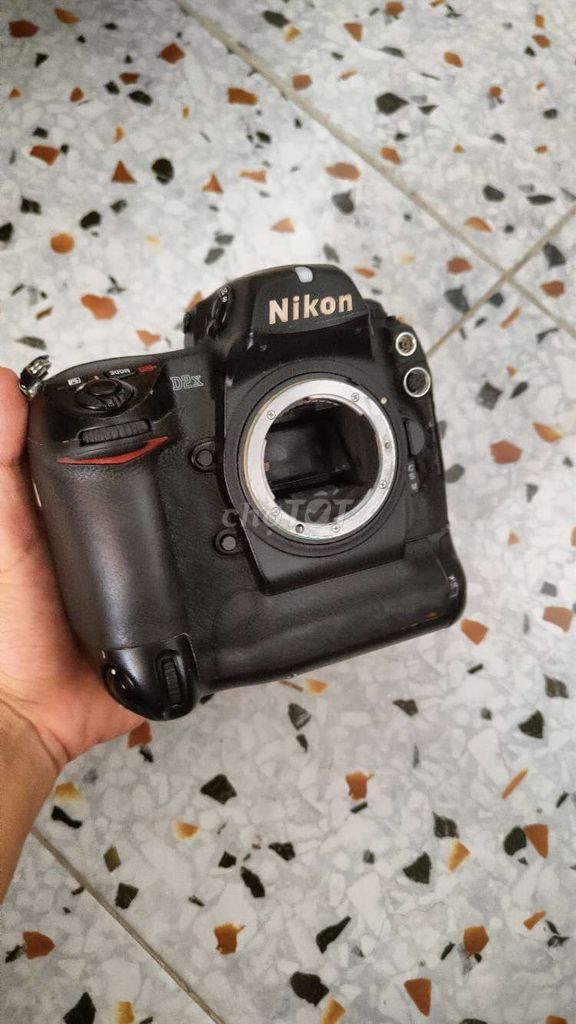 Xác nikon d2x