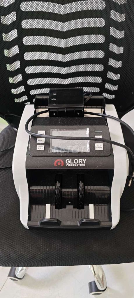 Máy đếm tiền Glory SM-P82-1CIC. Mua bán Đồ chuyên dụng, Giống nuôi trồng tại Quận 6 Tp Hồ Chí Minh được đăng bởi Junwong hình 1