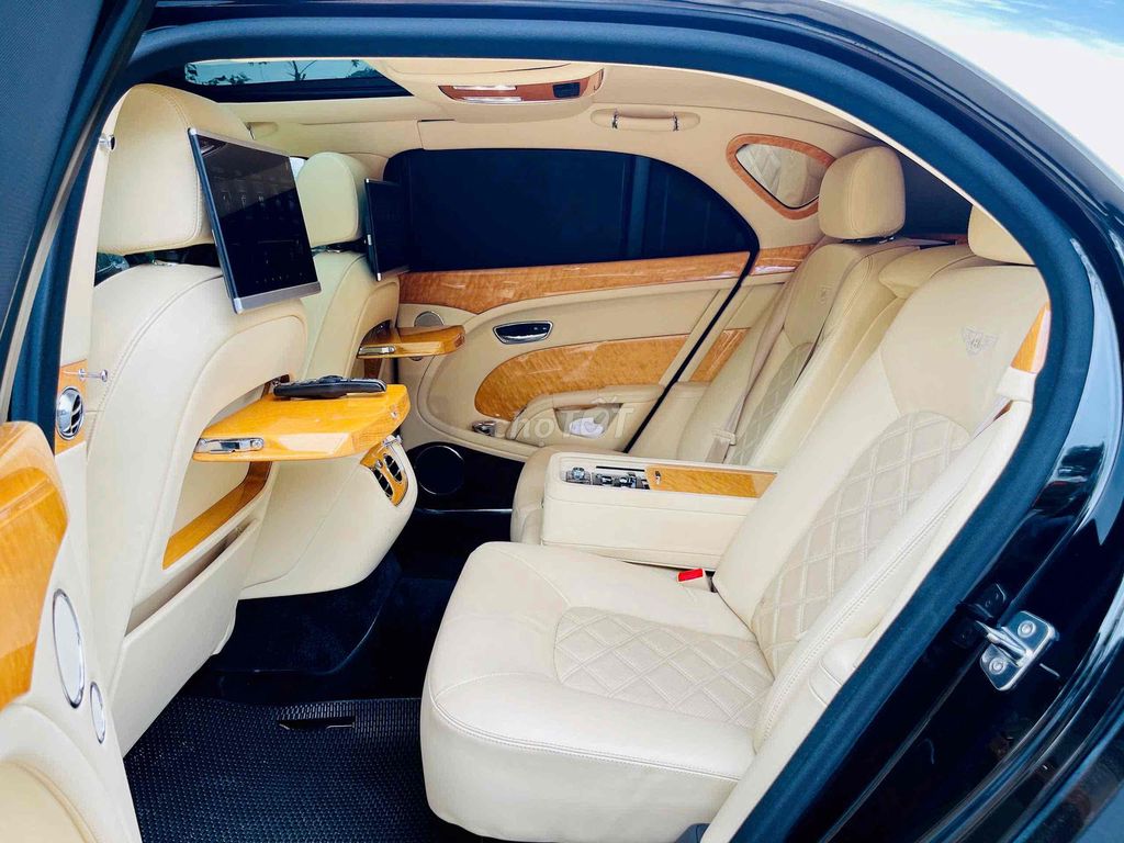 Bentley Mulsanne 6.8 V8 sản xuất 2014 siêu đẹp. Mua bán Ô tô tại Quận Hoàng Mai Hà Nội được đăng bởi Mr Tài hình 10