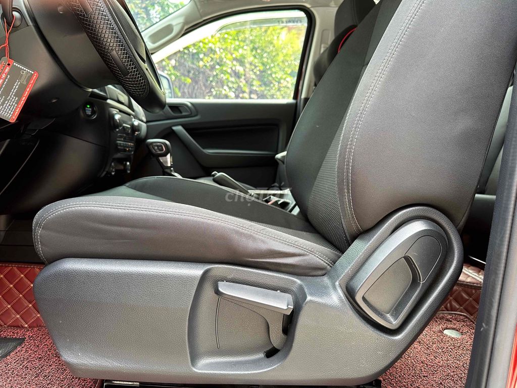 Ford Everest 2.0 AT Chất xe đẹp 1 Chủ - KM chuẩn 💯. Mua bán Ô tô tại Quận Gò Vấp Tp Hồ Chí Minh được đăng bởi DH AUTO FORD CHUYÊN XE FORD LƯỚT CHẤT LƯỢNG CAO hình 12