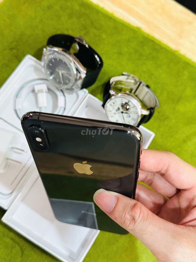 Cần bán iphone xsm 256G bản LLA pin zin 90% fulbox