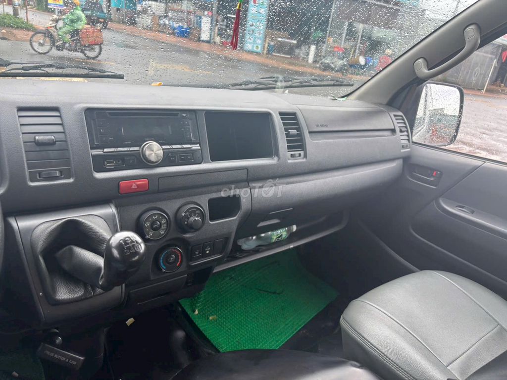 Toyota Hiace 2018  - 250000 km. Mua bán Ô tô tại Huyện Krông Năng Đắk Lắk được đăng bởi Văn Công hình 10