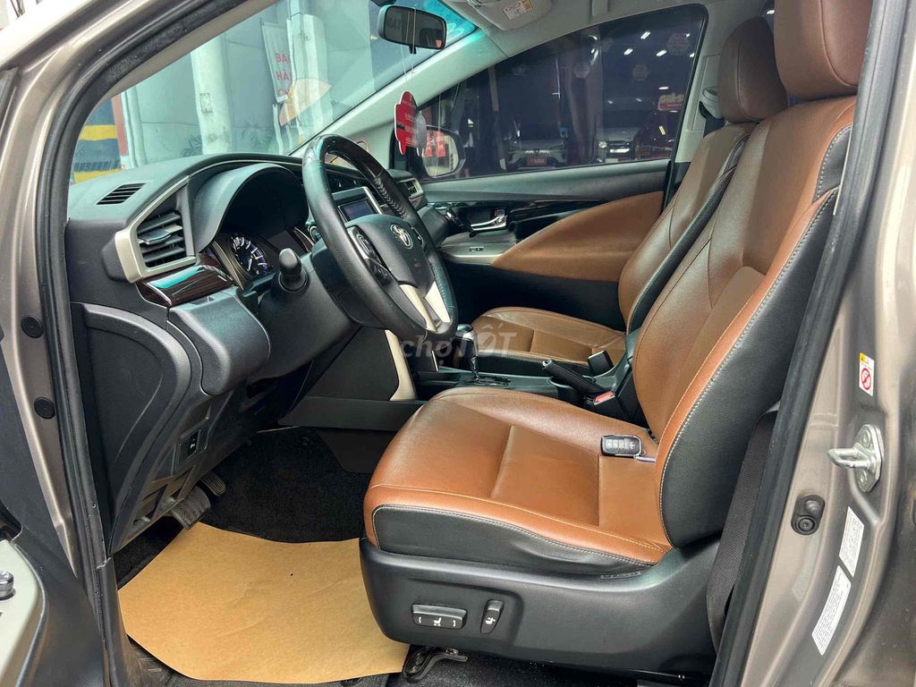 Toyota Innova V số tự động màu đồng 7 ghế ghế điện. Mua bán Ô tô tại Quận Bình Thạnh Tp Hồ Chí Minh được đăng bởi Đại lý chính hãng xe qua sử dụng Toyota Sài Gòn hình 6