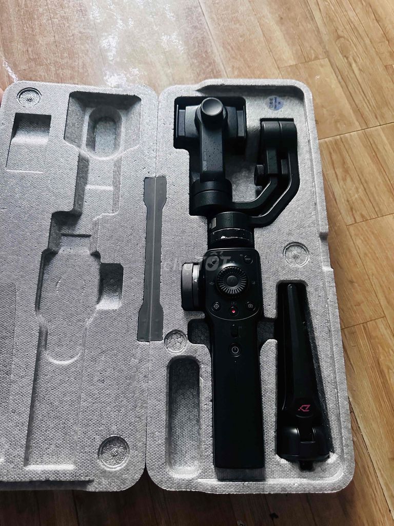 Gimbal  Zhiyun smooth4