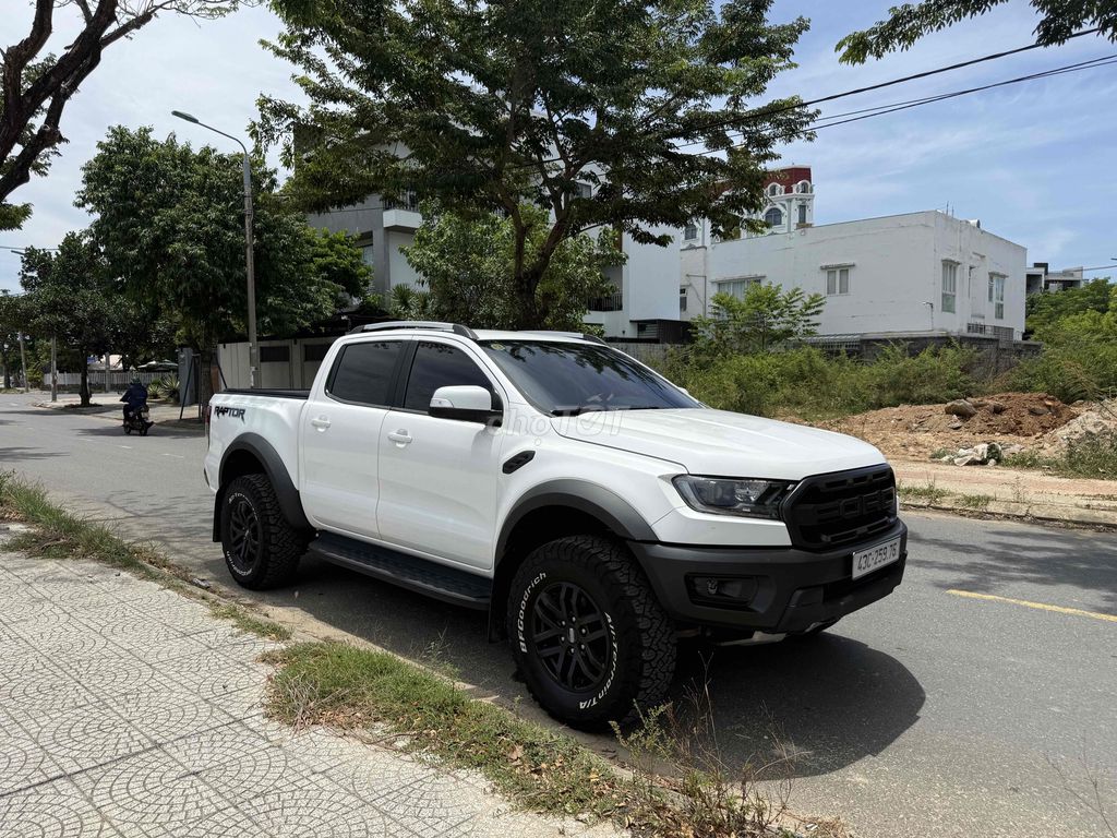 Ford Raptor 2022 Белый 118.000 км