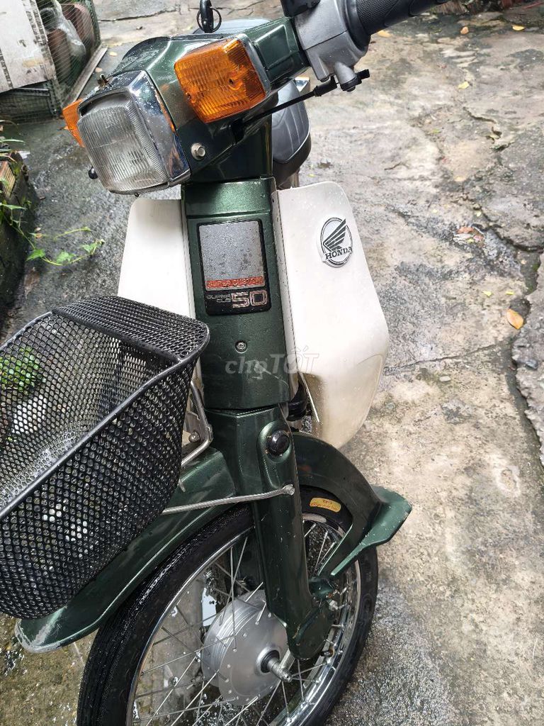 Классический зеленый Honda Super Cub 50