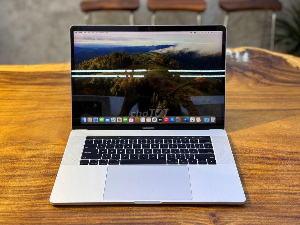 Apple MacBook Pro 2018 15" i9/16G/512GB used