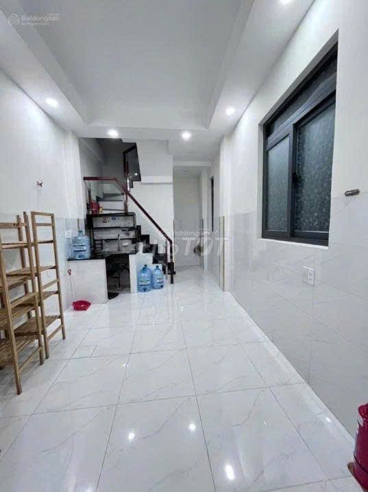 Аренда · 2 комн. · 24 м² · Quận 3, ул. Hẻm 18 Trần Quang Diệu