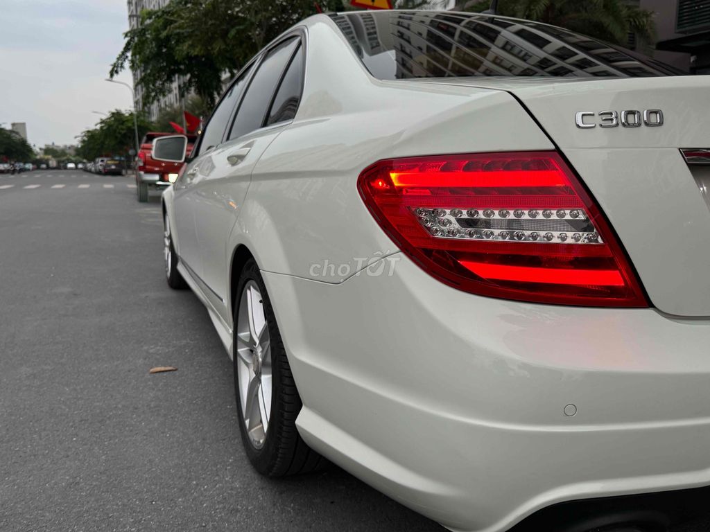 Mercedes Benz C Class 2012 C300 AMG - 73000 km. Mua bán Ô tô tại Quận 12 Tp Hồ Chí Minh được đăng bởi ÔTÔ THẠNH XUÂN hình 2