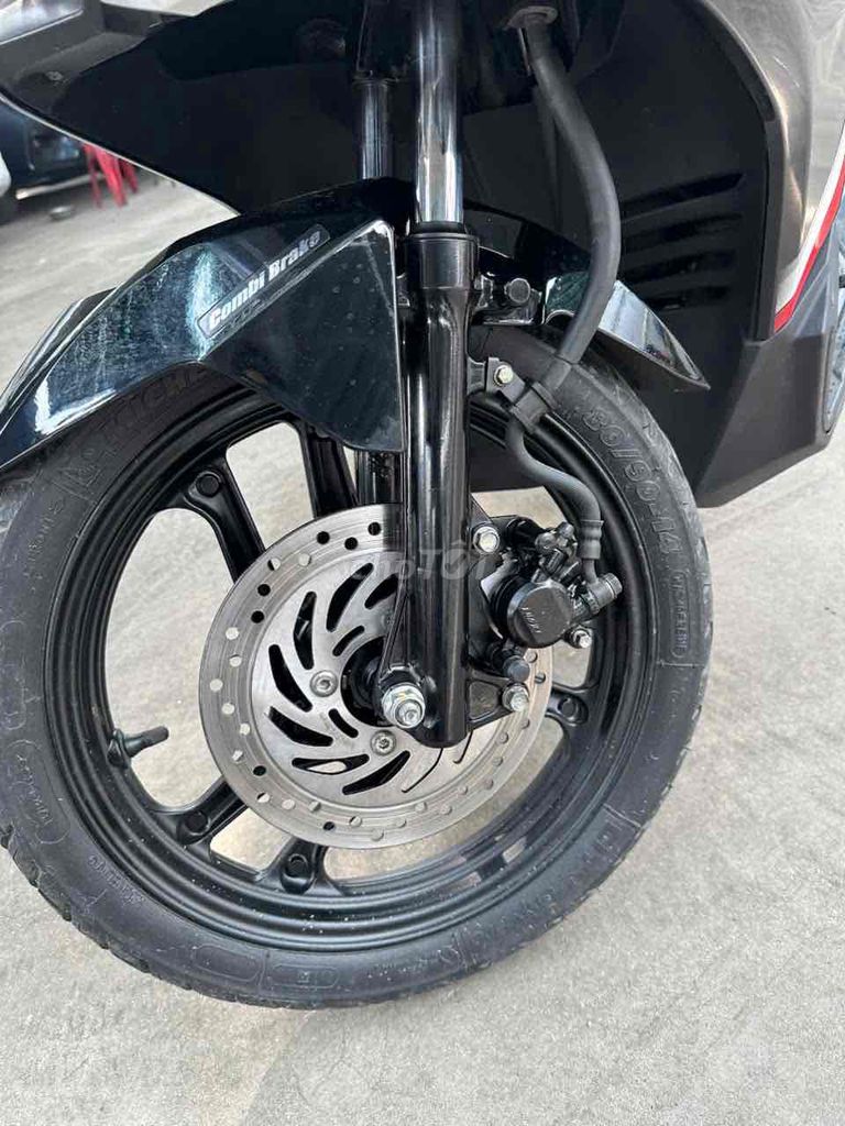 Honda Airblade 125 Fi trắng đen đời 2016 bstp. Mua bán Xe máy tại Quận 11 Tp Hồ Chí Minh được đăng bởi nguyên xuan thinh hình 5