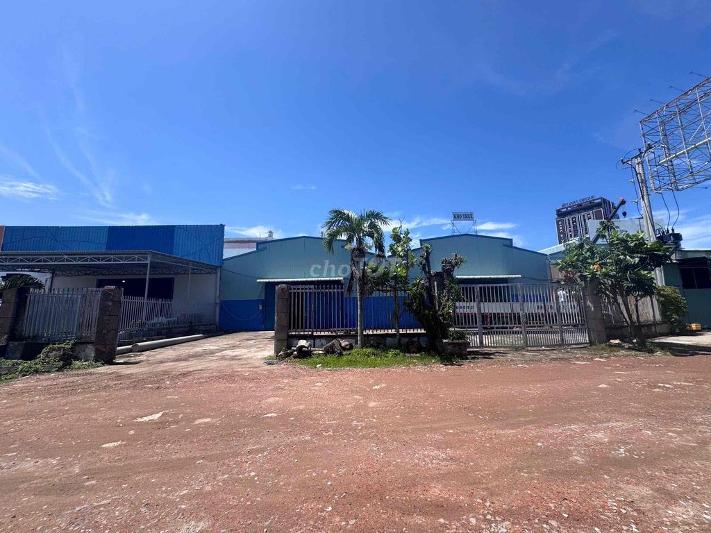 Cho thuê kho diện tích 30x37m tổng 1.100m2 đất khu Công Ty 8