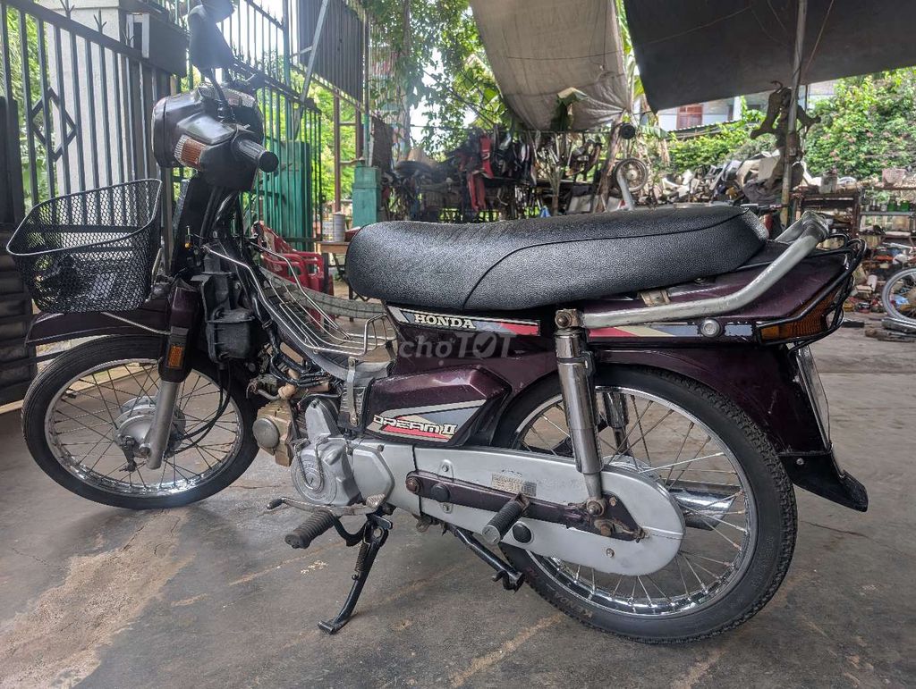 Dream thái tem hồng, máy chưa bung. Mua bán Xe máy tại Thành phố Buôn Ma Thuột Đắk Lắk được đăng bởi sửa chữa và mua bán các loại xe chuẩn ngon giá rẻ hình 5