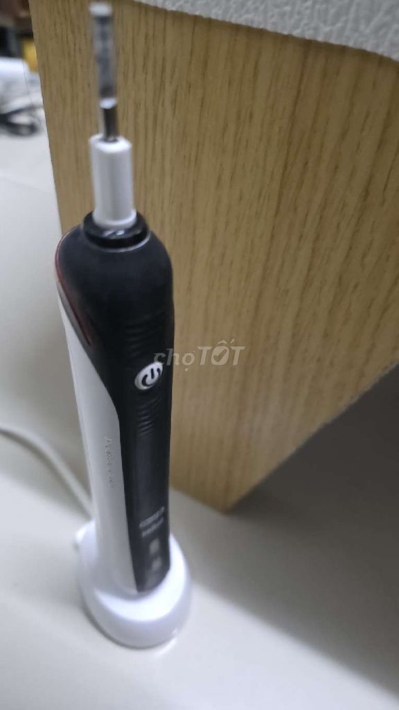 Bàn chải điện Oral-B Đen, Trắng Đã sử dụng. Mua bán Nội thất, đồ gia dụng khác tại Quận 3 Tp Hồ Chí Minh được đăng bởi Rainy Ngo hình 1