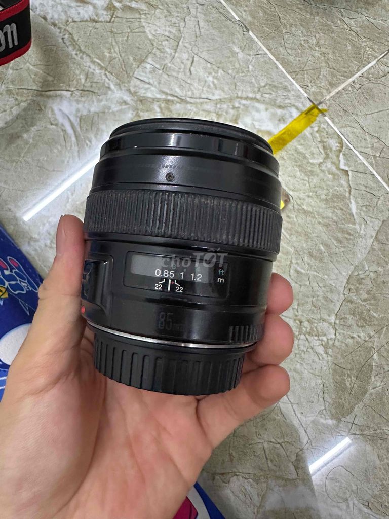 Ống kính Canon EF 85mm f1.8 USM xước ít. Mua bán Máy ảnh, Máy quay tại Quận Tân Bình Tp Hồ Chí Minh được đăng bởi dung nguyen hình 1