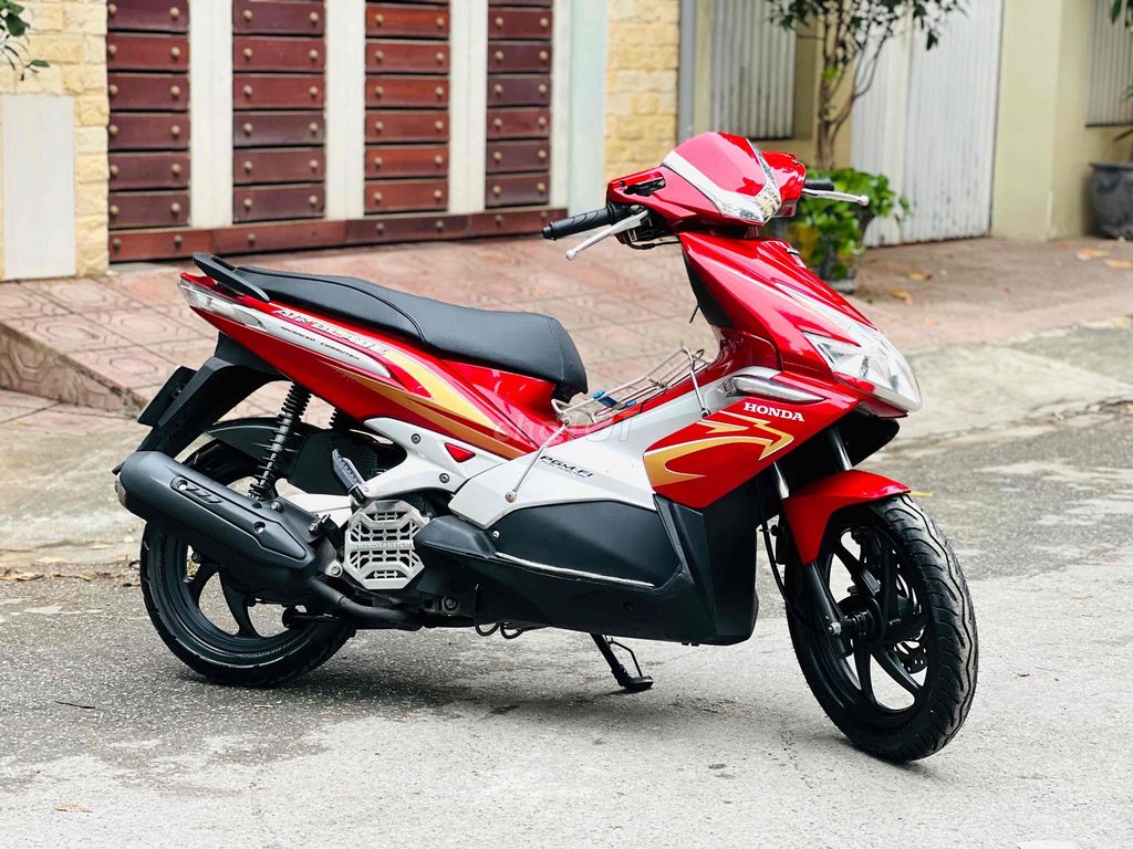 Honda Airblade 2011 110cc Đỏ 14000km. Mua bán Xe máy tại Quận Cầu Giấy Hà Nội được đăng bởi Xe Máy Đoàn Văn Cam Kết Đúng Ảnh Đúng Biển Đúng Giá Trị hình 10