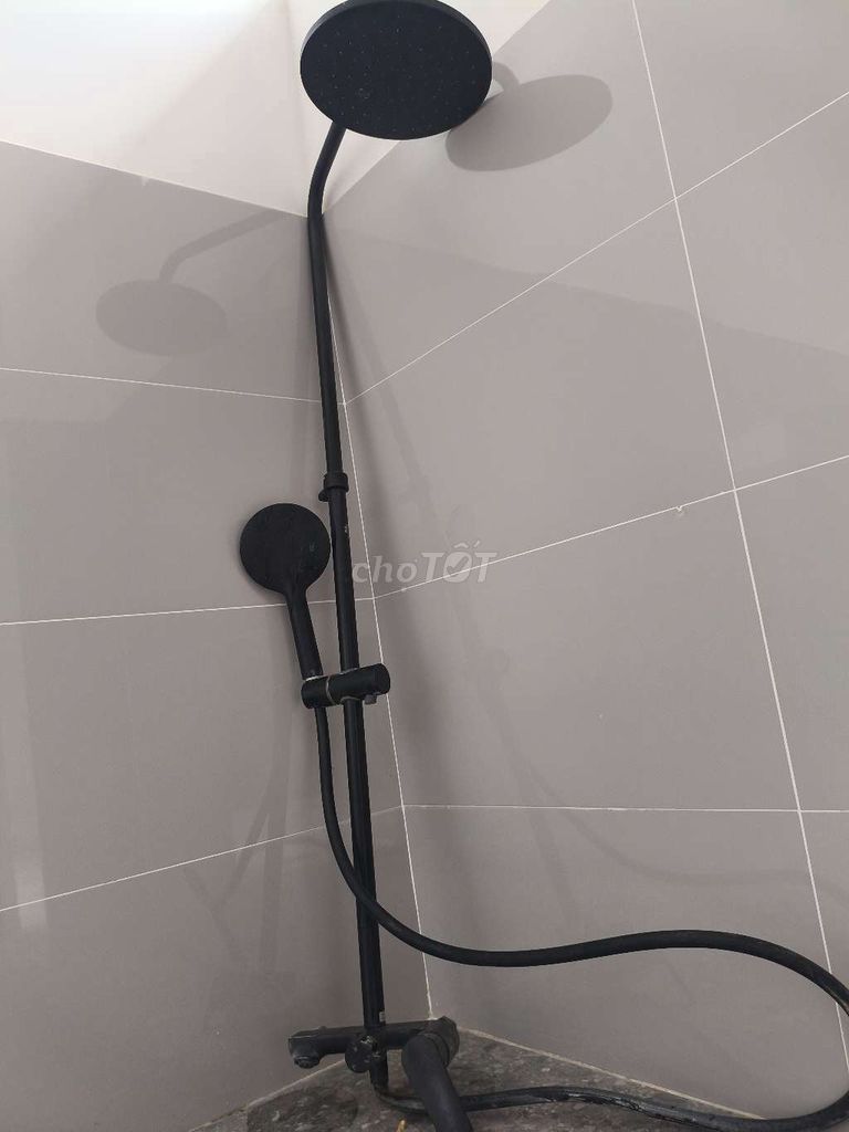 Sen tắm đứng Inox 304 Đen Nóng lạnh cũ. Mua bán Thiết bị vệ sinh, nhà tắm tại Quận Bình Thạnh Tp Hồ Chí Minh được đăng bởi Hà Trung Việt hình 1