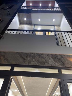 Townhouse 24 m² · 2 bed · Tôn Đản 