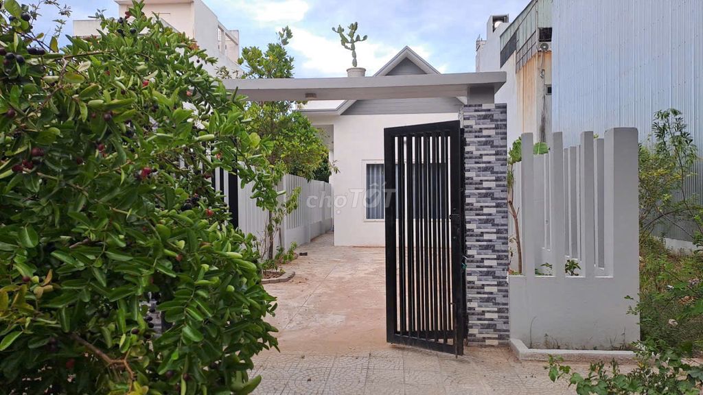 Rent · 1 bd · 100 м² · Quận Ngũ Hành Sơn, ул. Đường Hói Kiểng 7