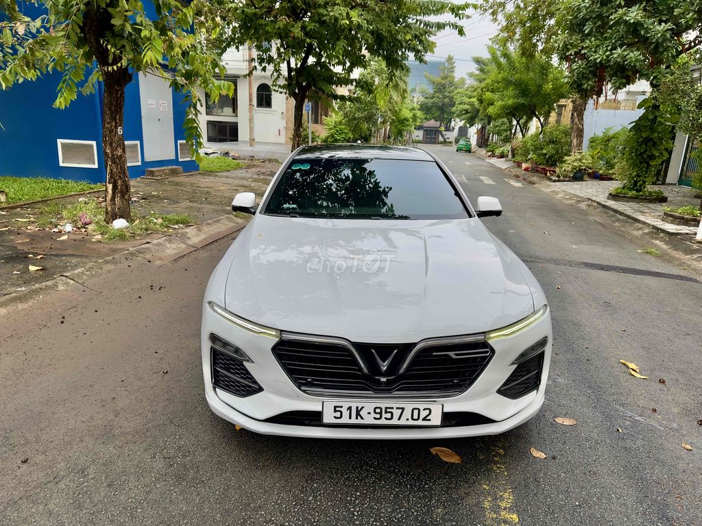 VinFast Lux A Plus 2.0AT Turbo Sản xuất 2021 trắng