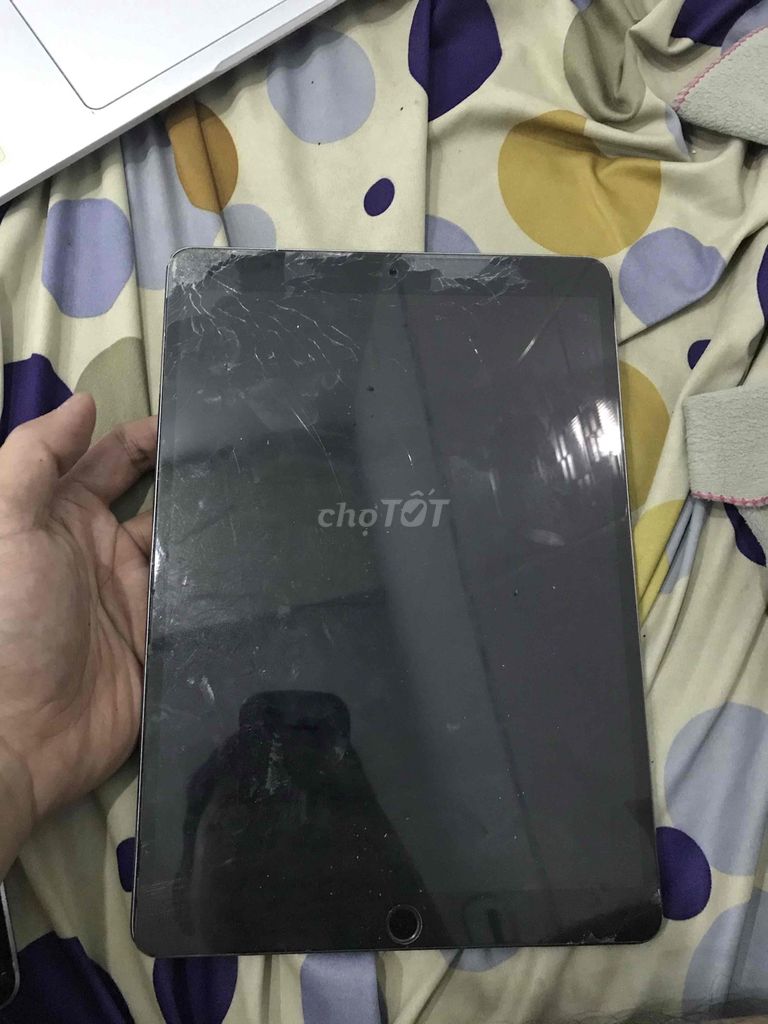  iPad Pro 10.5 2017 4G/WIFI 64GB Xám. Mua bán Máy tính bảng tại Huyện Hóc Môn Tp Hồ Chí Minh được đăng bởi Bao Tran Gia hình 1
