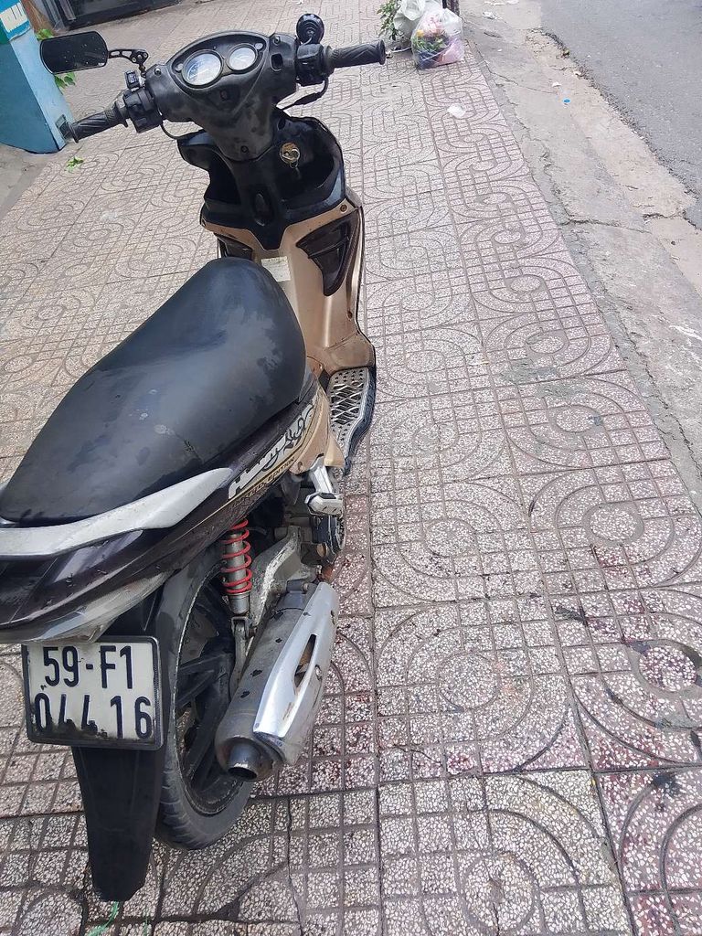 Su Hayate bstp giấy tờ đầy đủ ĐK 2011. Mua bán Xe máy tại Quận Tân Phú Tp Hồ Chí Minh được đăng bởi gia tường  hình 4