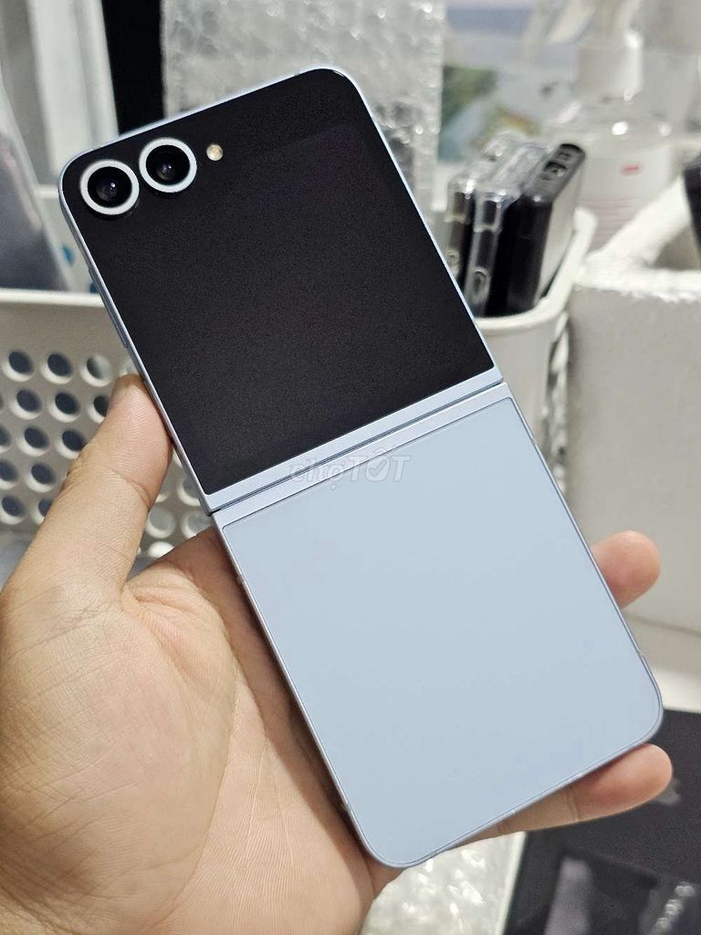 ZFlip6 chính hãng nguyên zin.. Mua bán Điện thoại tại Quận Thanh Xuân Hà Nội được đăng bởi Nam hình 1