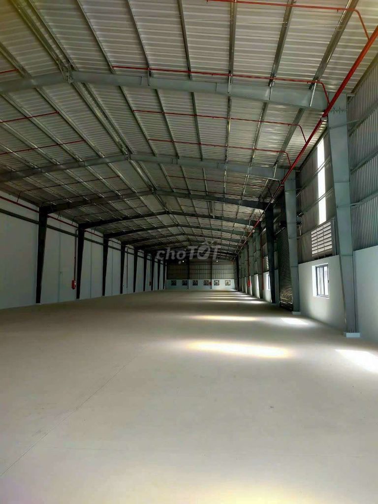 Cho thuê nhiều kho xưởng trong Mặt Tiền Ql1A từ 1000m2 đến 12000m2