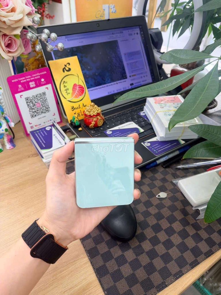 Samsung Galaxy Z Flip 5 256GB Xanh Ngọc. Mua bán Điện thoại tại Thành phố Thủ Đức Tp Hồ Chí Minh được đăng bởi Minh phương hình 1
