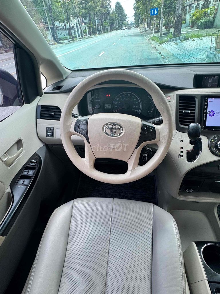 Toyota Sienna 2010 bản LE 2 cửa điện - 80000 km. Mua bán Ô tô tại Quận Bình Tân Tp Hồ Chí Minh được đăng bởi tài hình 12