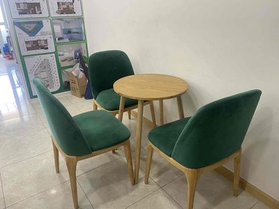 Thanh lí bàn làm việc còn rất mới chỉ 900.000. Mua bán Đồ dùng văn phòng tại Thành phố Nha Trang Khánh Hòa được đăng bởi  Cẩm Sang APT