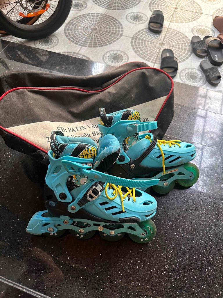 Giày patin bé trai size 35-38 xanh dương