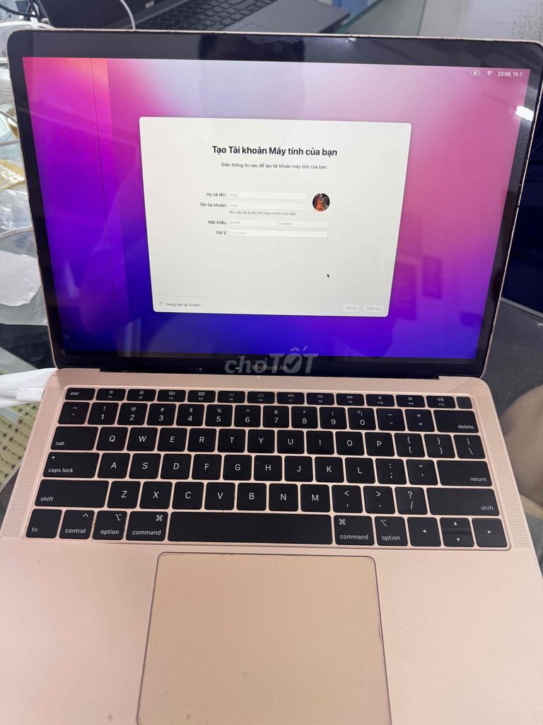 Apple Macbook Air 2019 i5 8GB/128GB màn sọc. Mua bán Laptop tại Quận Đống Đa Hà Nội được đăng bởi Lê Khuyến hình 1